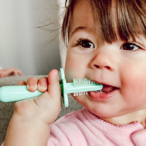 Brosses à dents bébé manuelles ergonomiques ou électriques – Bloomy Baby